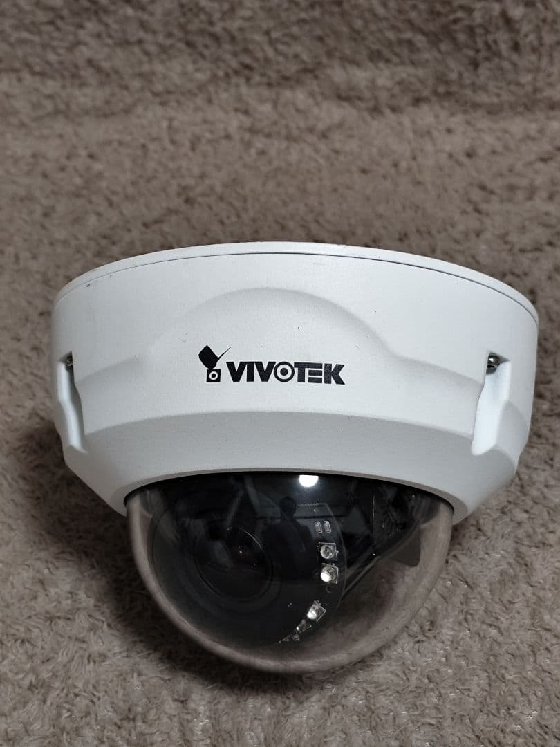 VIVOTEK FD8367A-V ドーム型防犯カメラ。