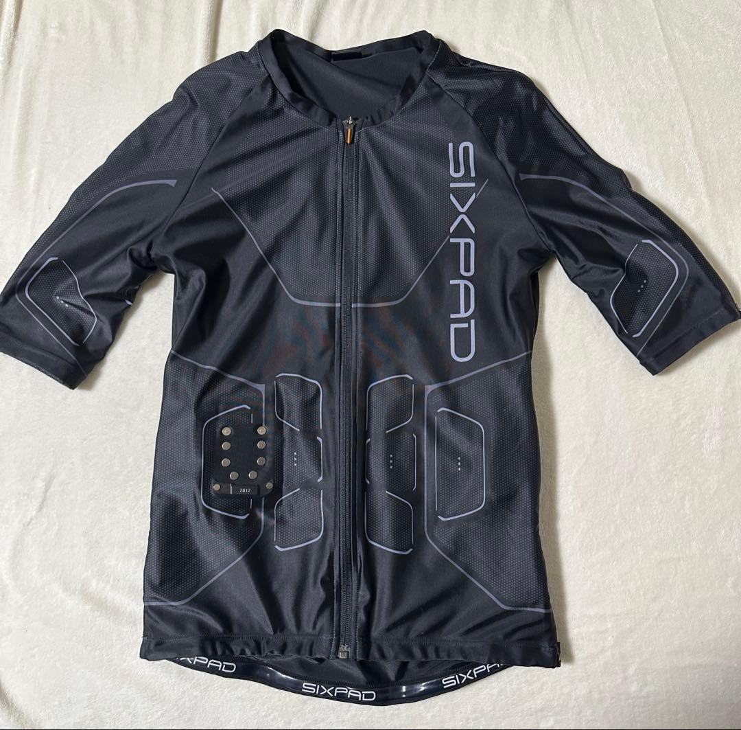 数時間限定セールSIXPAD シックスパット　メンズ上下スーツ　Lサイズ