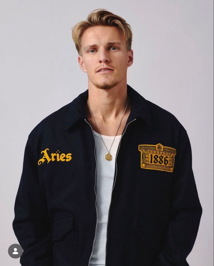 Aries Arsenal 刺繍ロゴ ジャンパー