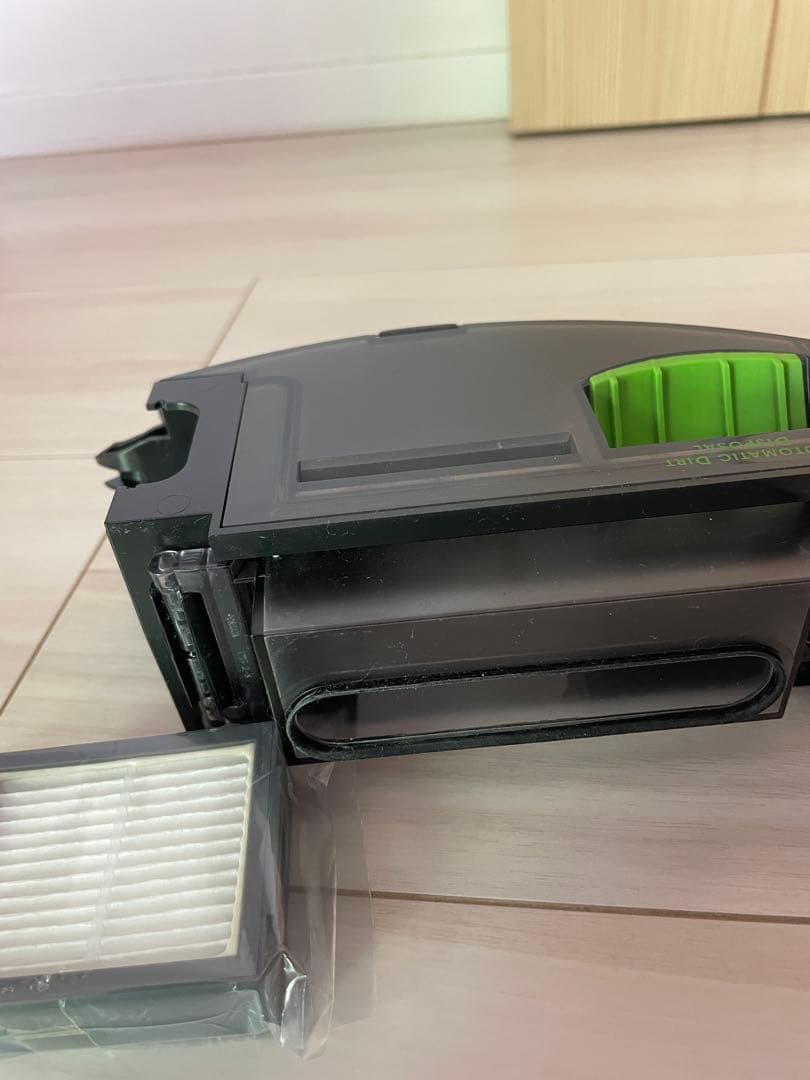 Roomba 自動ゴミ収集機能付き　i3+