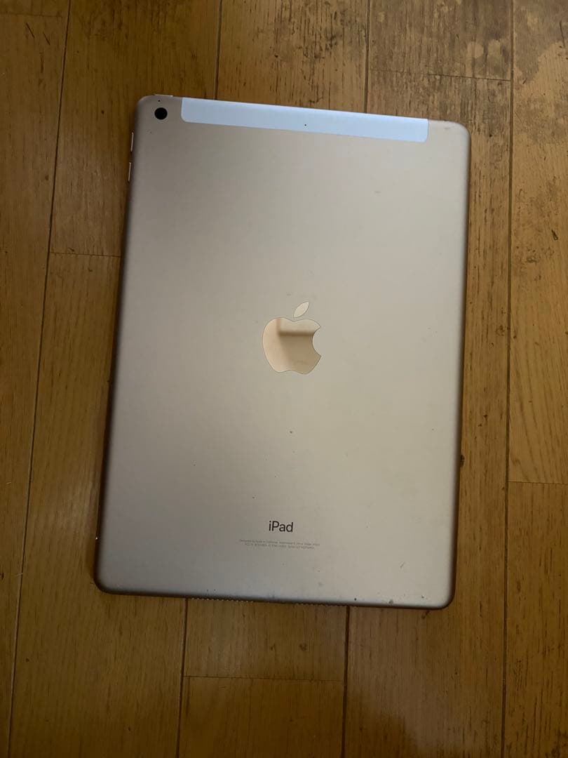 Apple iPad 第5世代 32GB ゴールau