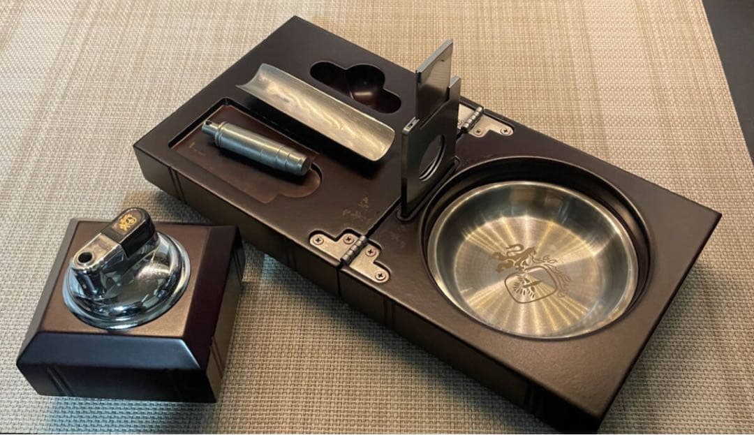 Colibri/コリブリ 『シガー 葉巻 灰皿＋テーブルライター』 セット