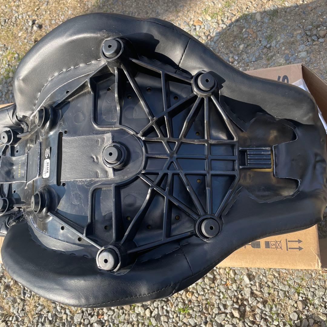 ハーレー　純正　リーチツーアップシート　fxlrst flsb fxlr m8