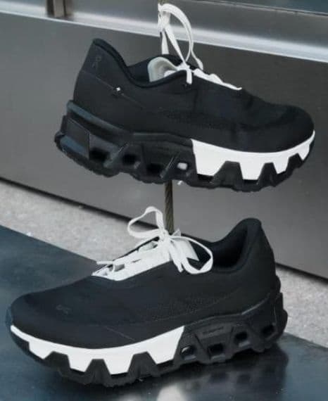 PAF × On クラウドモンスターハイパー ブラック 27.5cm