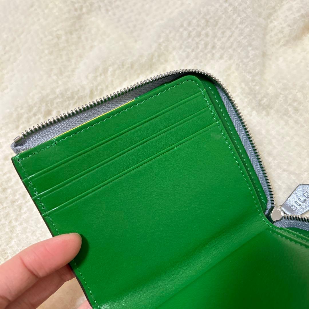 はな　SILNA メタリックシルバー 二つ折り財布　牛革　ミニサイフ