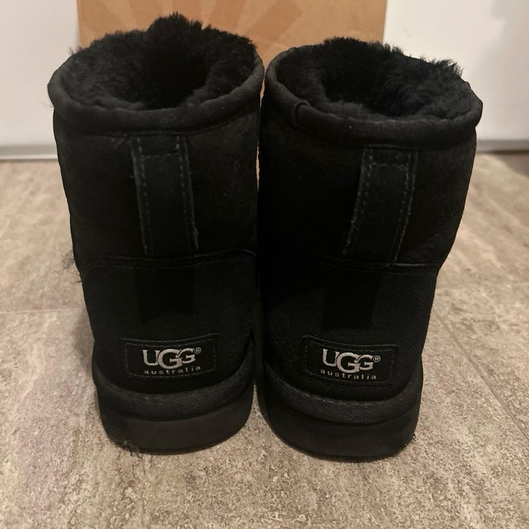 UGG クラシックミニ　ブラック　ムートンブーツ　8