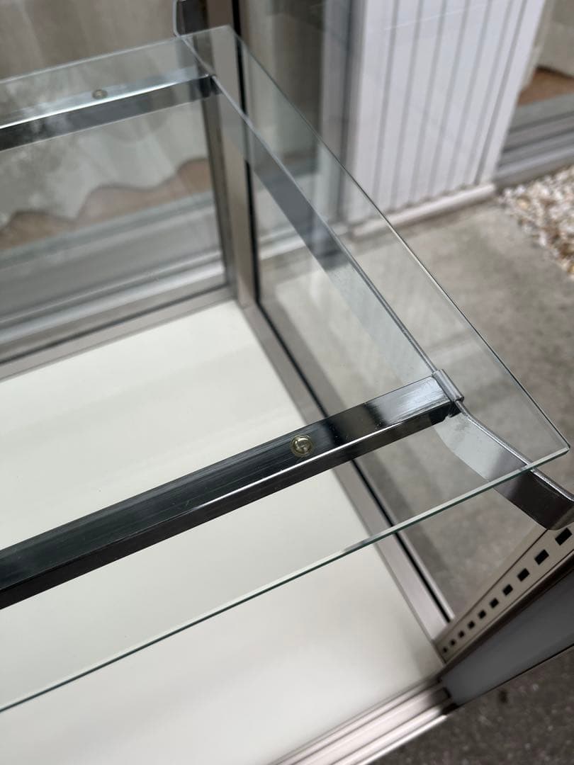 ◆引き取り限定◆エクシード　ガラスショーケース　24万　ストック付き　　照明付き