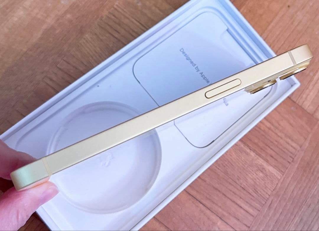 美品　iPhone 14 イエロー 128GB 箱・ケーブル付き