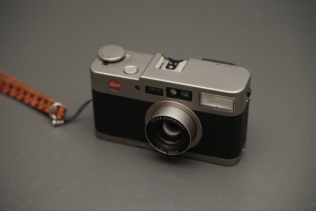 Leica CM 40/2.4 フィルムコンパクトカメラ + レザーケース