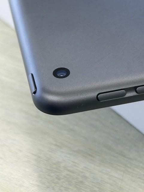 美品 iPad 第9世代 10.9インチ 64GB Wi-Fi　バッテリ100％