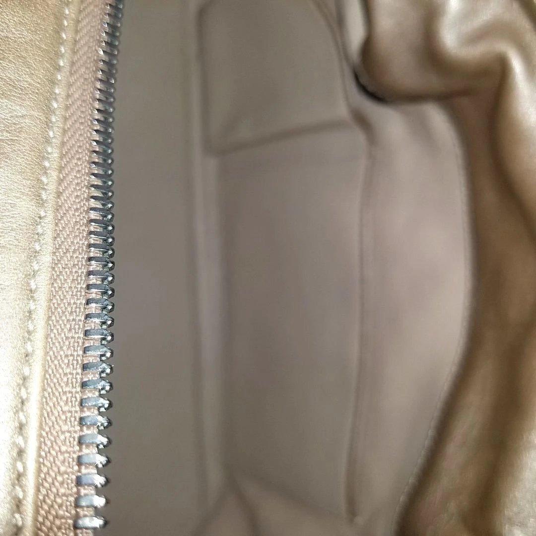 【極美品・イタリア製】AKRIS ミニボストンバッグ キルティング レザー 鍵付