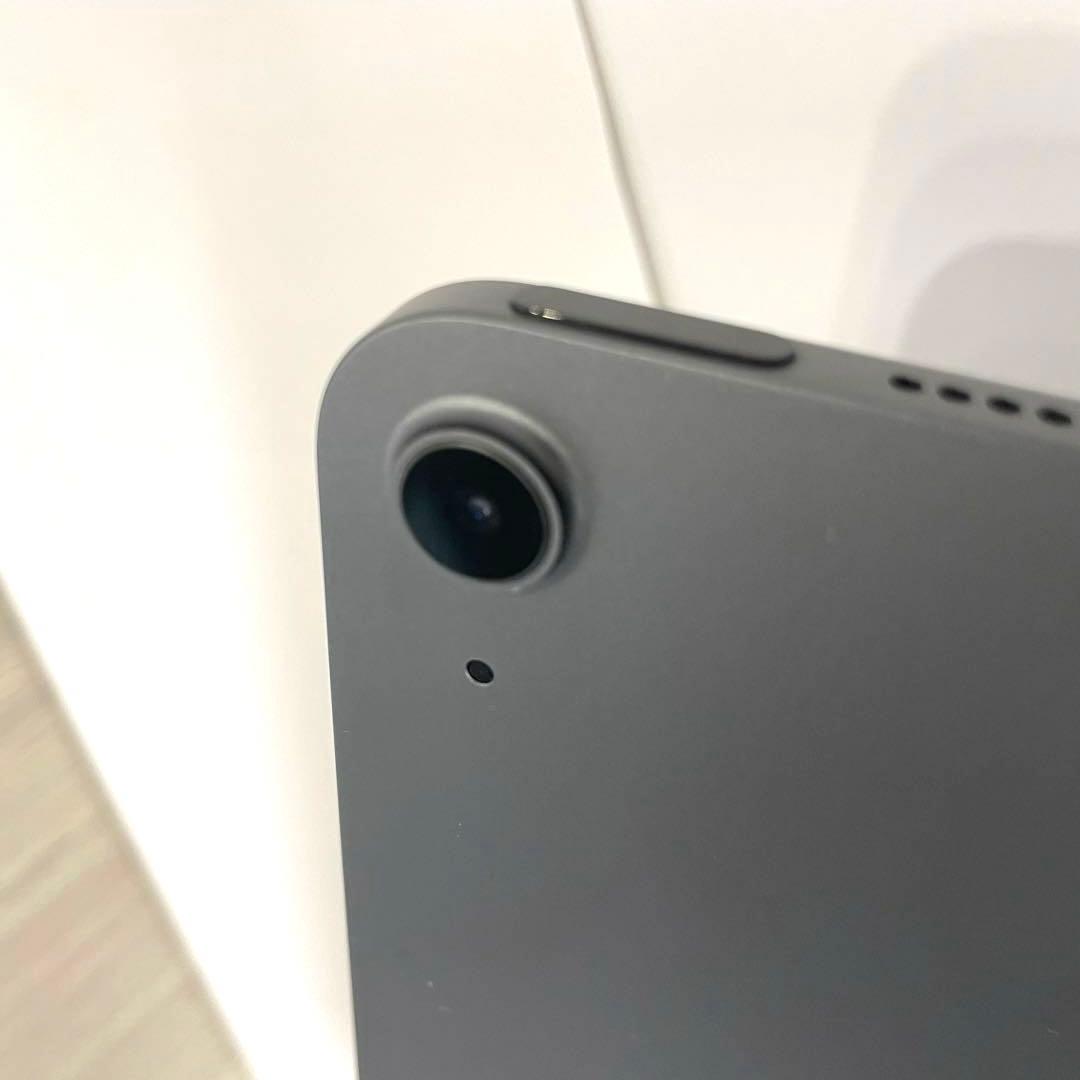 【F】iPad Air (第5世代) 10.9インチ スペースグレイ タブレット