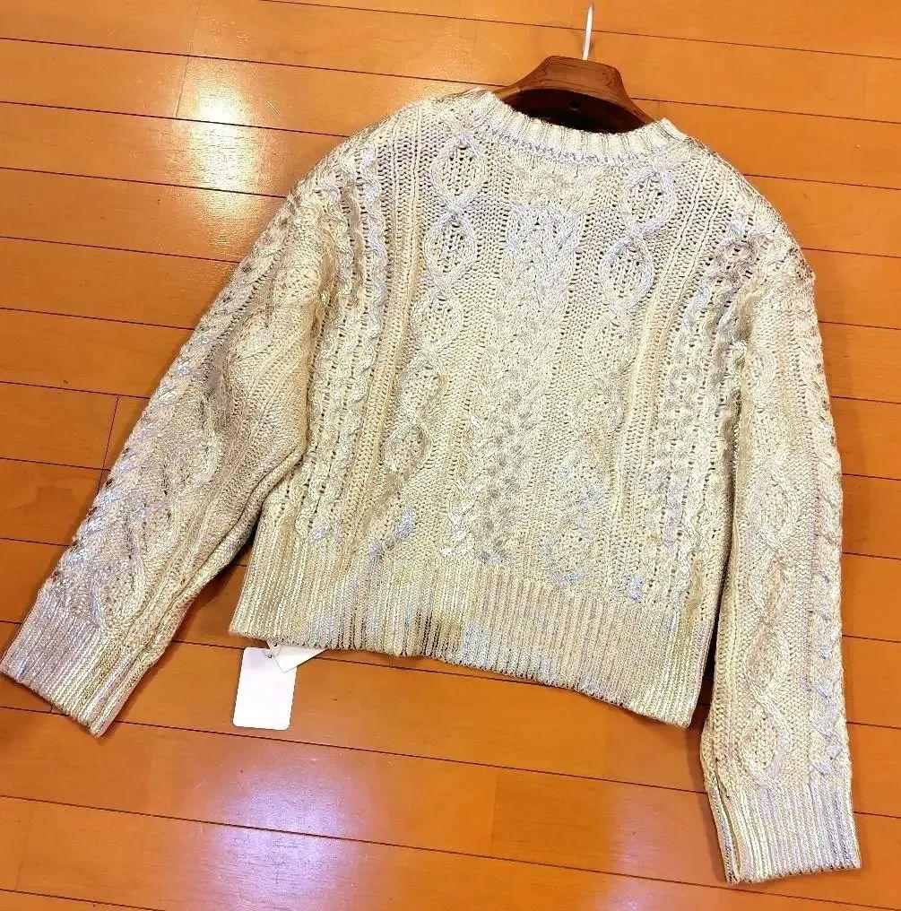 プラスオトハ 箔デザイン ケーブルニットプルオーバートップス