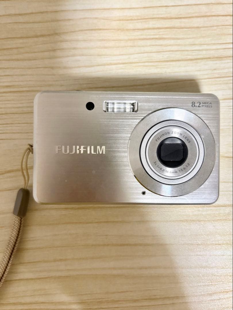 FUJIFILM 8.2メガピクセルデジタルカメラ 動作確認済み
