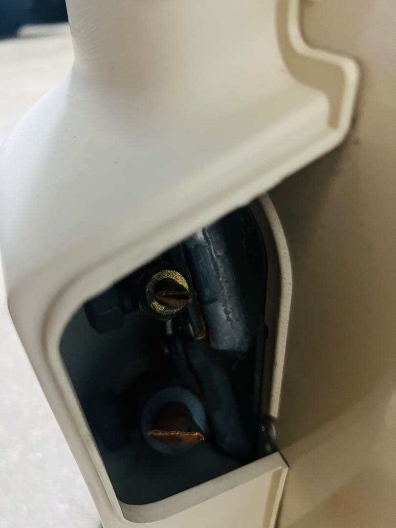 三菱ルームエアコン MSZ-ZW6319S-W 、200V、主に20畳用。