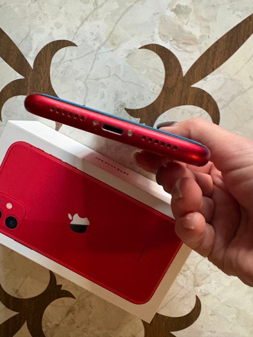 【美品】Apple iPhone 11 (PRODUCT)RED 64 GB