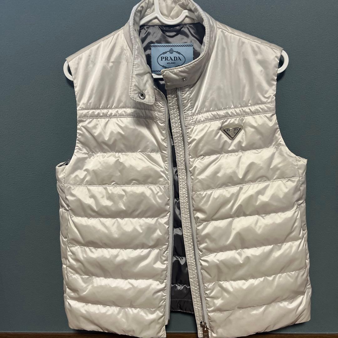 お正月セール✨　プラダ　ダウンベスト　38