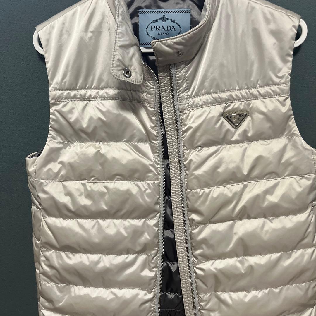 お正月セール✨　プラダ　ダウンベスト　38