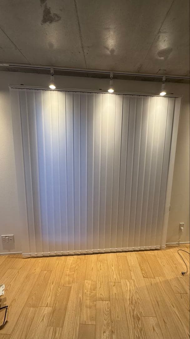 美品！ニトリ　バーチカルブラインド