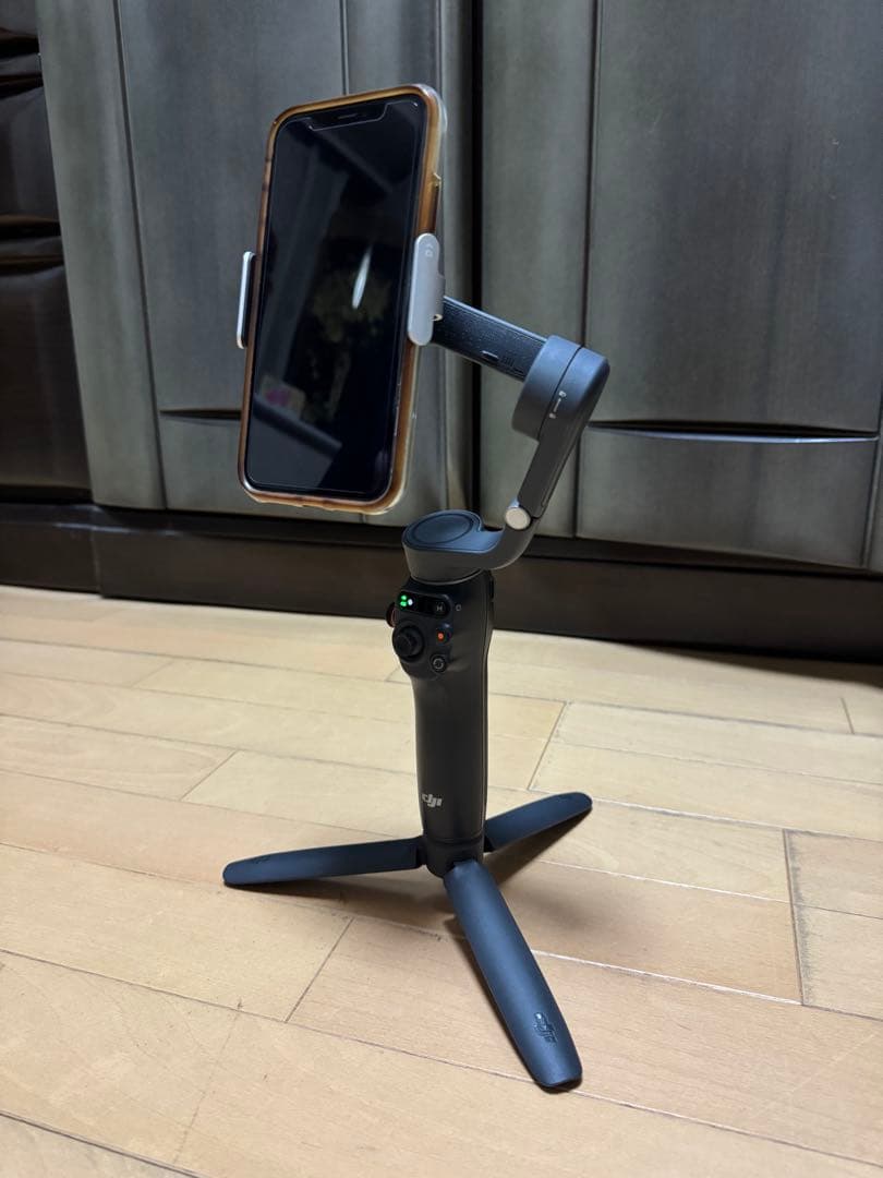 【美品】DJI OsmoMobile 6 スマートフォン用ジンバルスタビライザー
