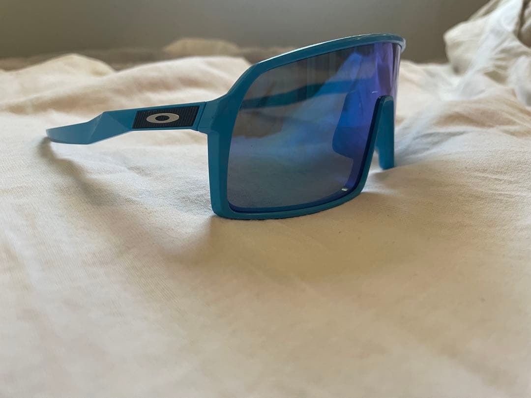 Oakley スポーツサングラス 青 紫レンズ　スートロ