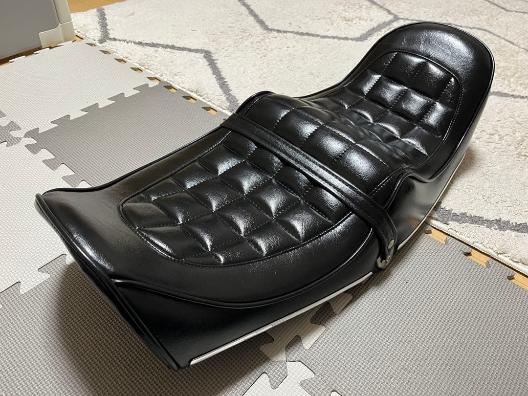 cb1100用　cb750four仕様　チョビ三段シート