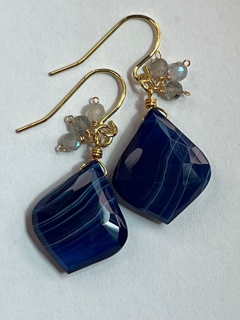 Kaya　14kgf ブルーカルセドニー リーフシェイプ ピアス