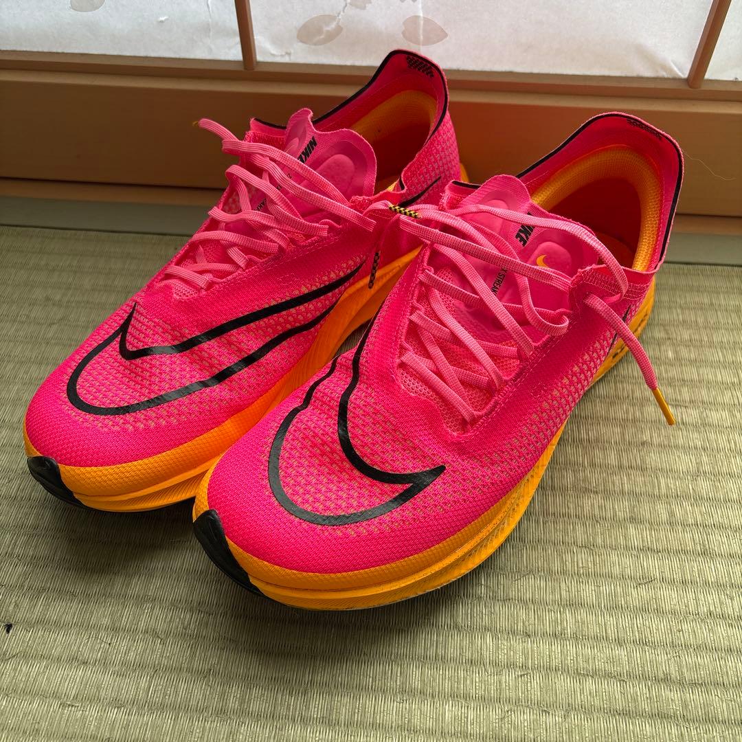 Nike ストリークフライ　ハイパーピンク　26.5