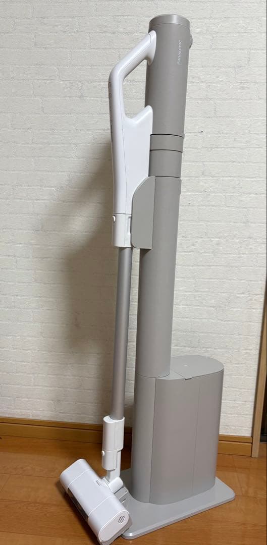 Panasonic セパレート型コードレススティック掃除機 MC-NX810KM