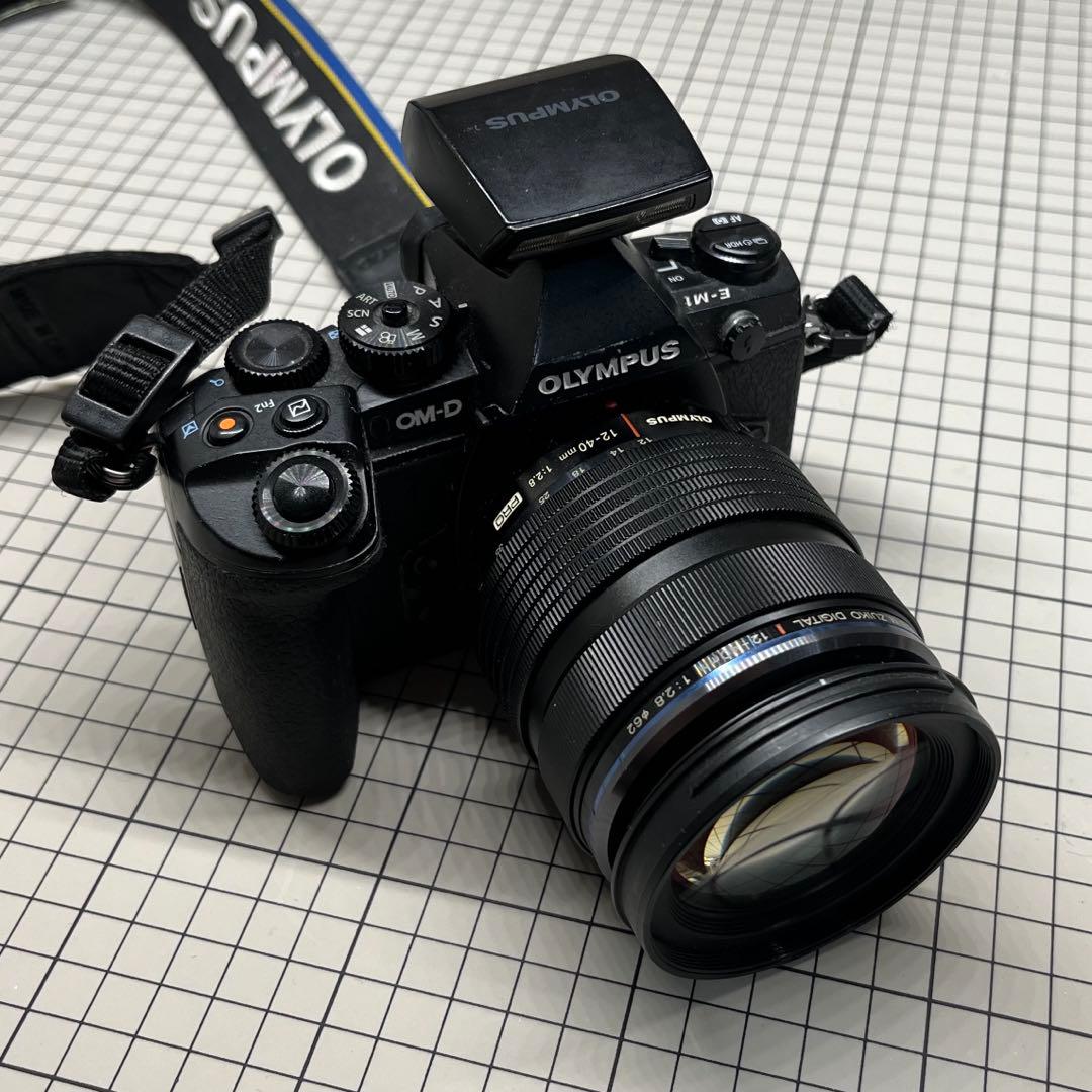 12-40mm f2.8 PROレンズ（E-M1本体付き）