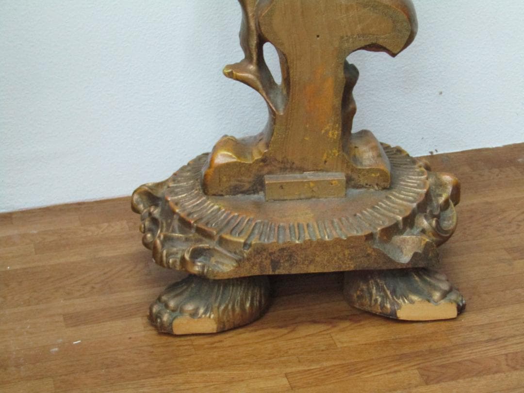 クラシック木製彫刻テーブル　アンティーク