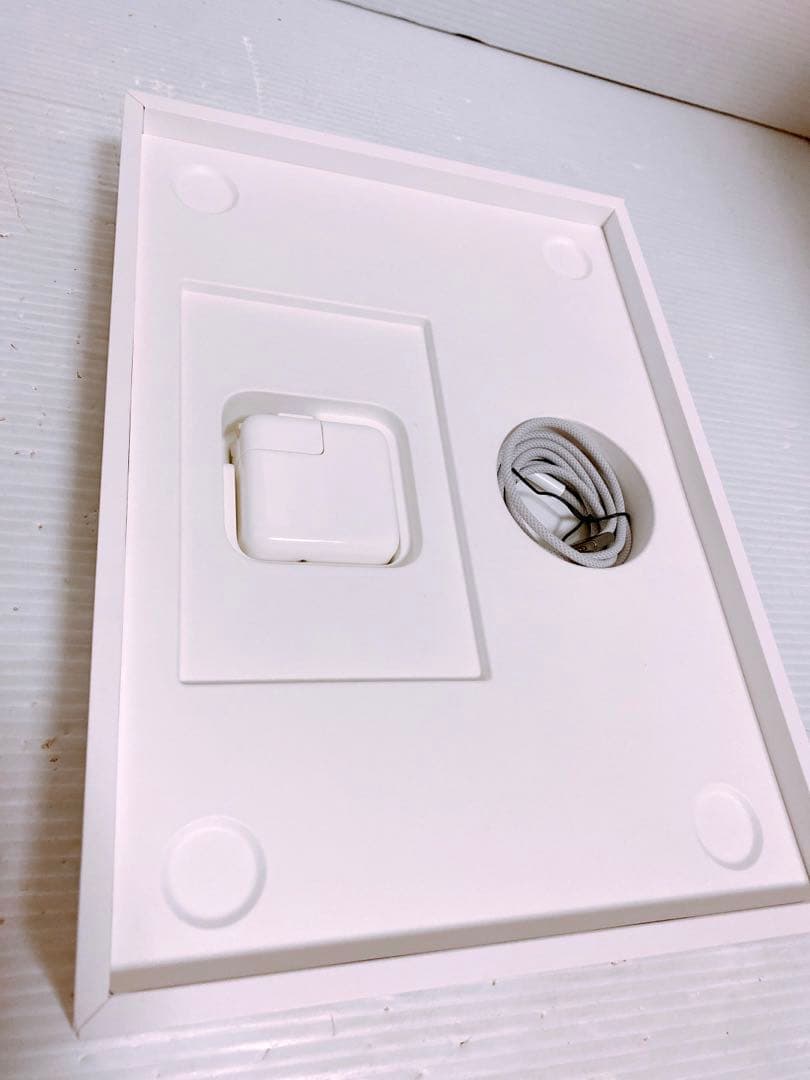 Apple MacBook Air ノートパソコン 13.6インチ