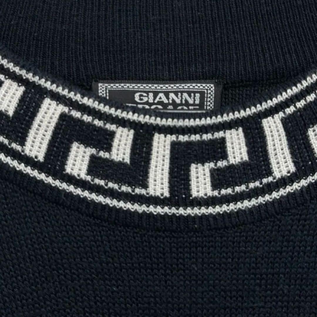 ズ*ー様 Versace 黒 ニットセーター ロゴ入りメドゥーサー刺繍 イタリア