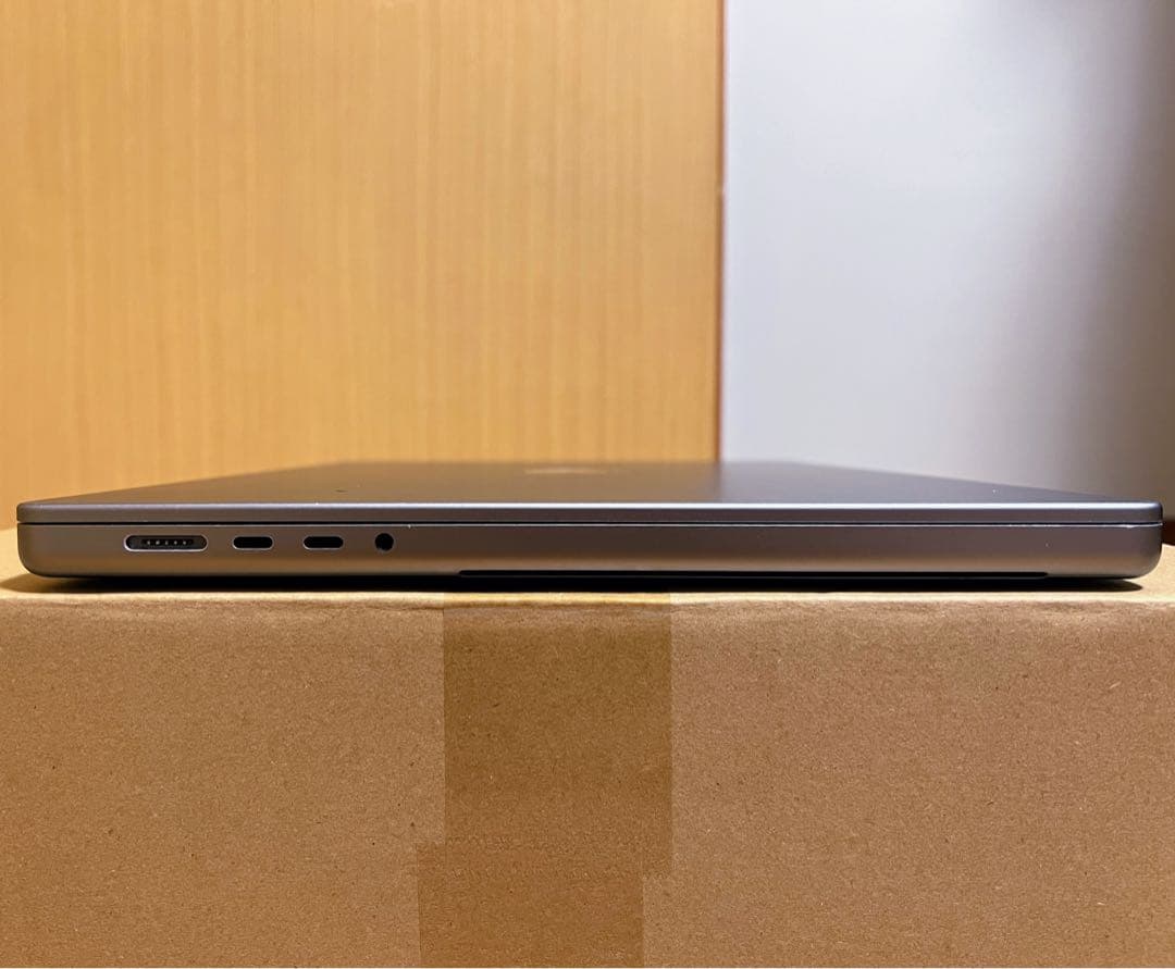 MacBook Pro 16インチ M1Pro 16GB / SSD 512GB
