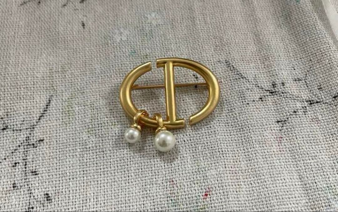 ディオール パール ブローチ