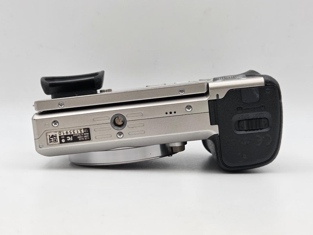 ソニー　SONY α6000 ボディ シルバー ILCE-6000