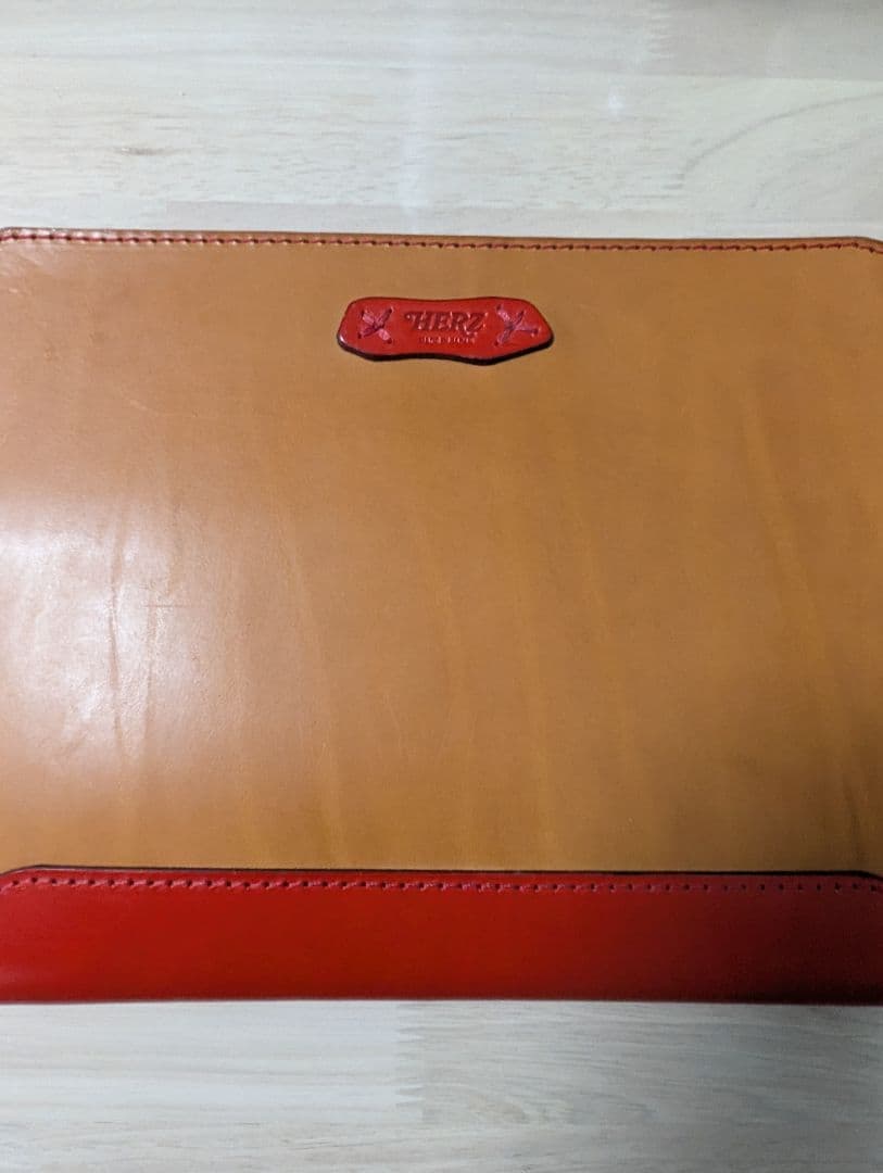 【希少】HERZ ヘルツ 本革 レザー クラッチバッグ PCケース A4