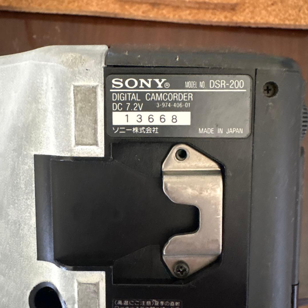 業務用ビデオカメラ　 ３CCD SONY DVCAM DSR-200