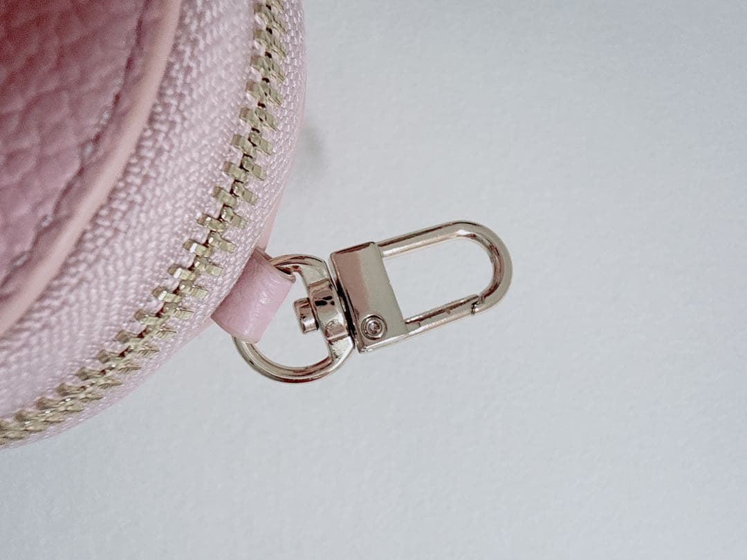 新品　ファミリア　レザーポーチ　ピンク　チャーム　小物ポーチ　ケース