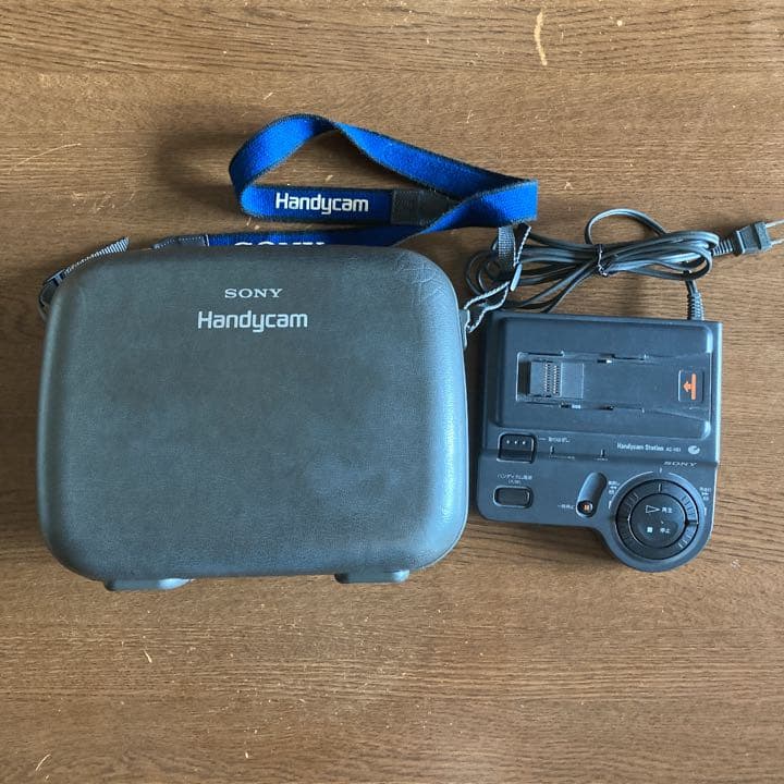 SONY ハンディーカム　CCD-TR2 / AC-HS1