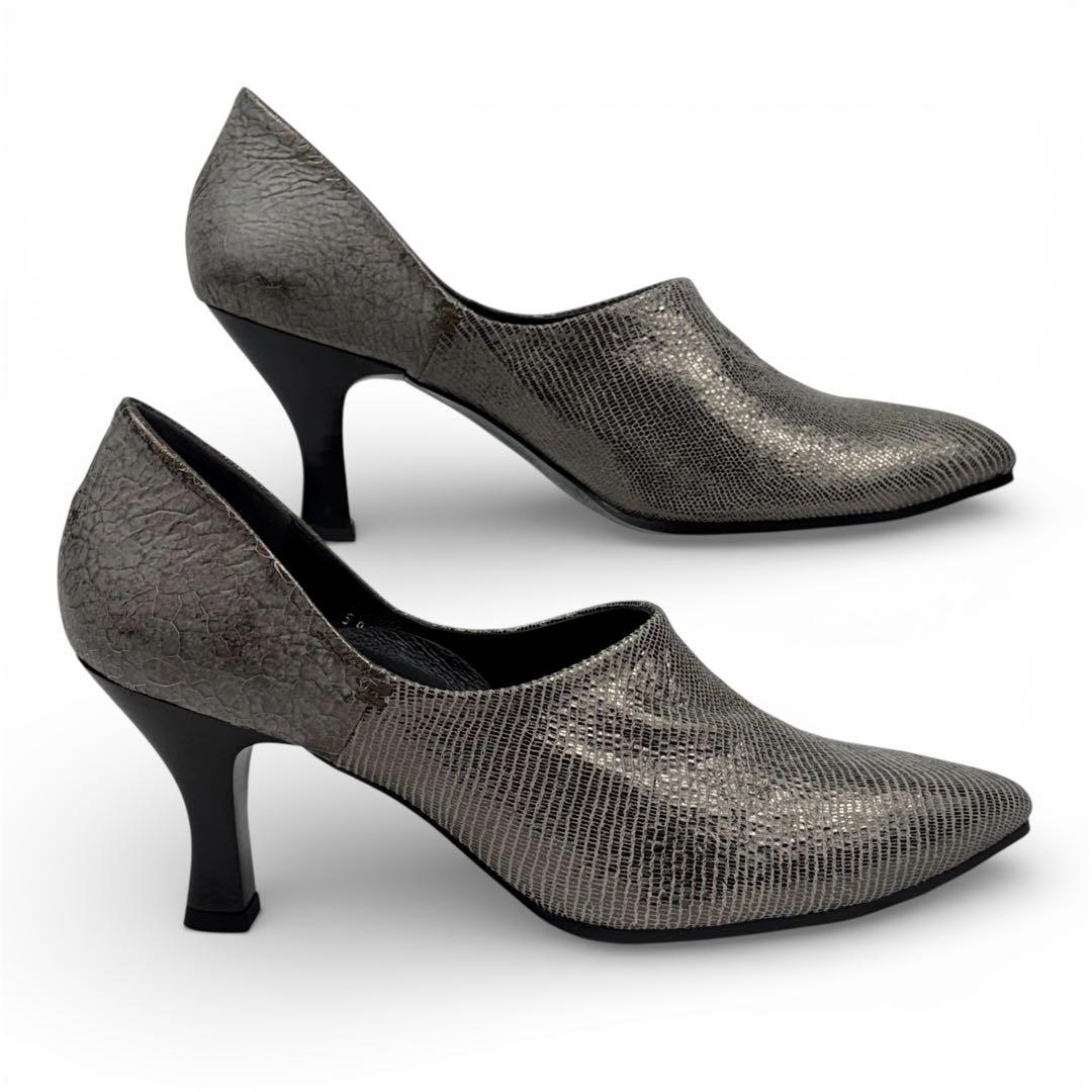 ✨極美品✨MANA マナ　23cm 36 深履き口　パンプス　シルバー