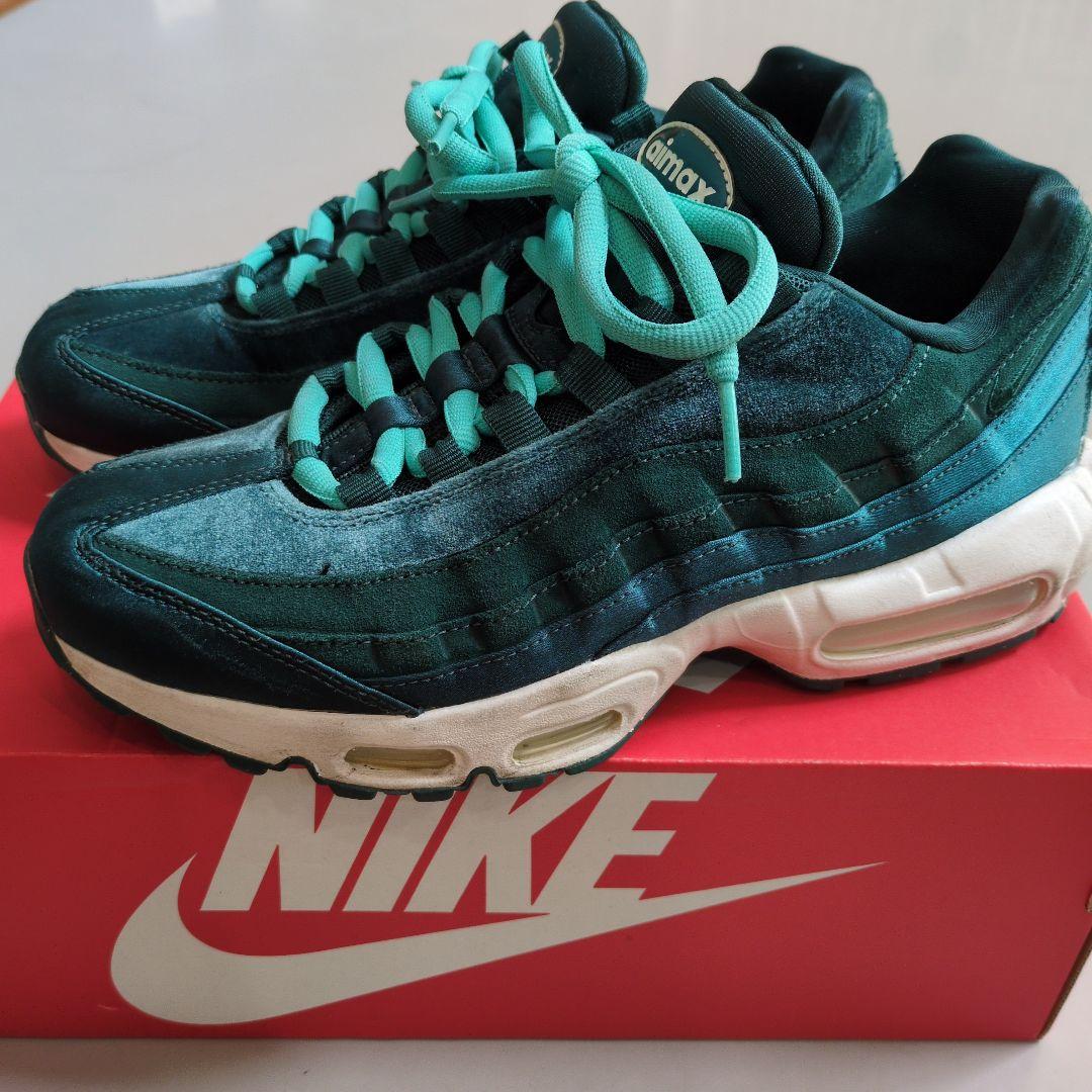 Nike Air Max 95 グリーン　ベルベット