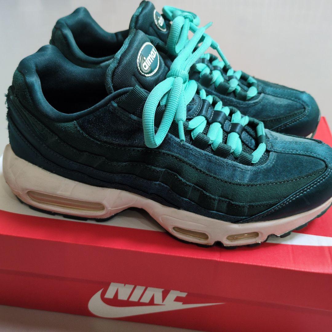Nike Air Max 95 グリーン　ベルベット