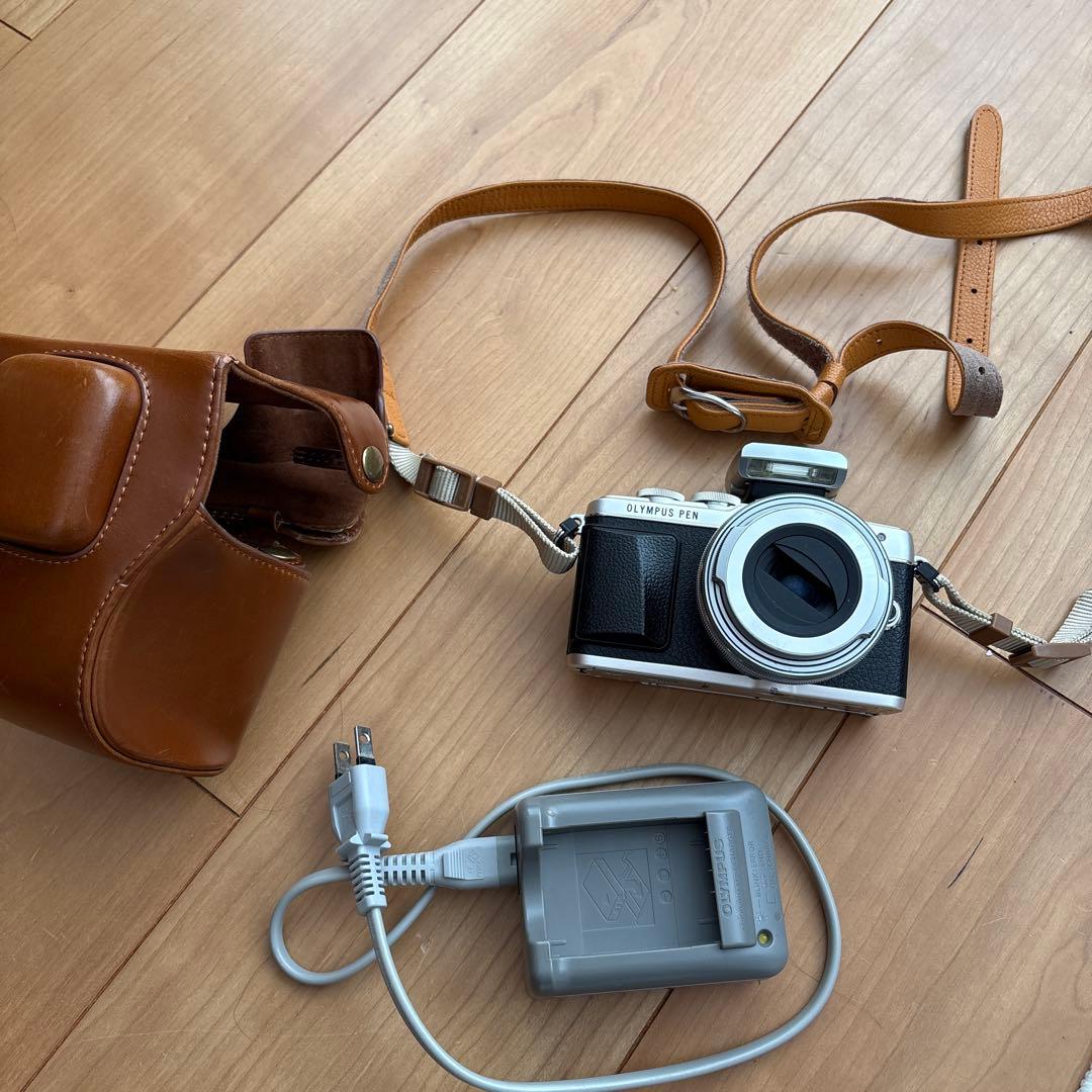 OLYMPUS E-PL7ミラーレス一眼 14-42mm