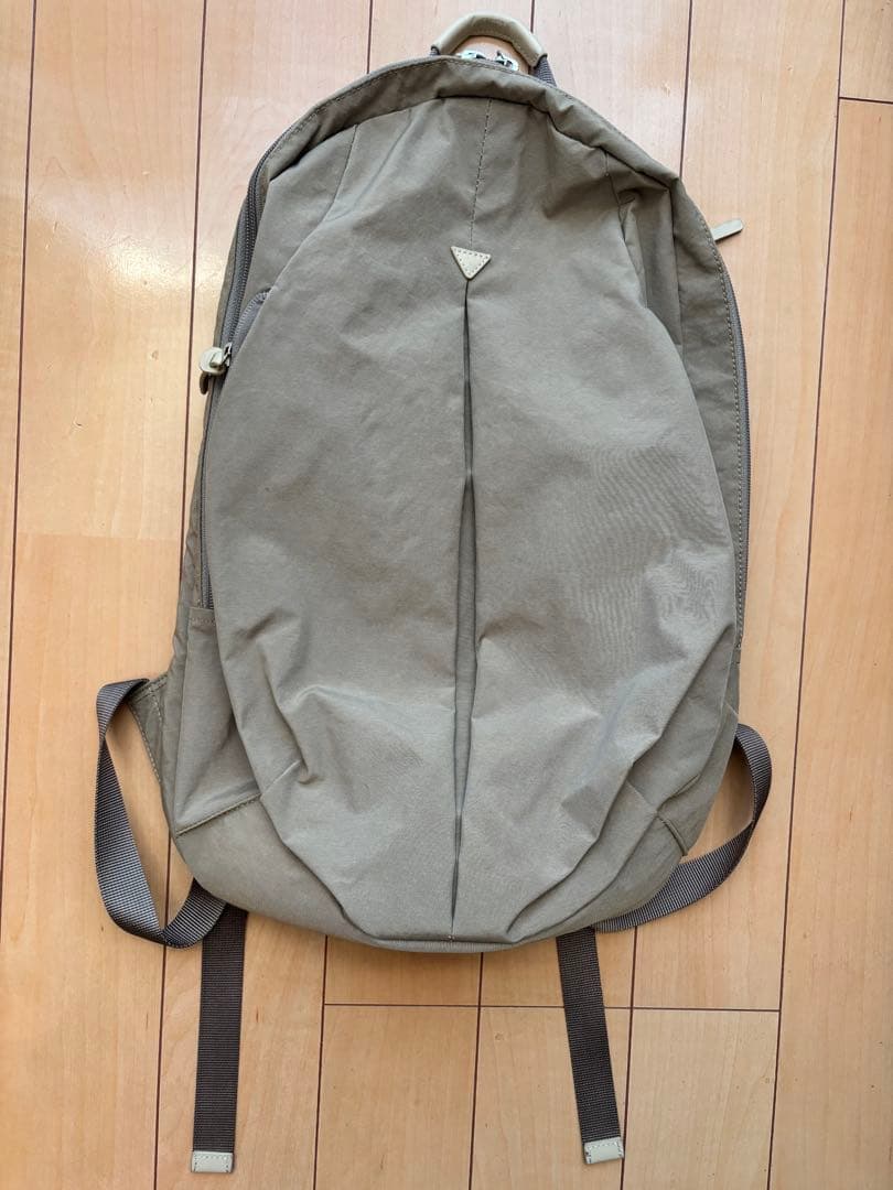 SAZABY PLUS LINE ROUND DAYPACK M グレー