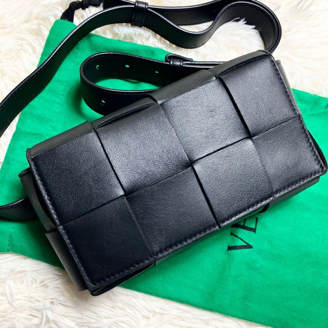 【美品】ボッテガヴェネタ＊ボディバッグ マキシイントレ カセット 現行IC搭載