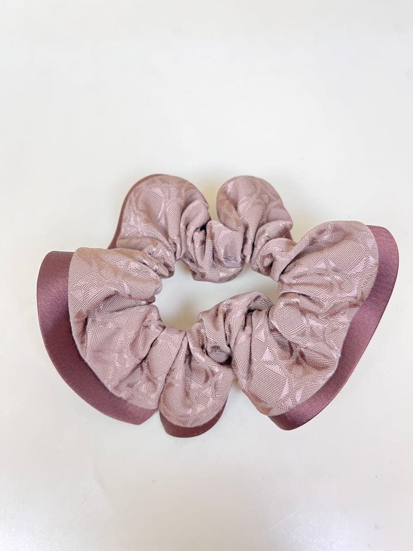 未使用品 アレクサンドルドゥパリ アンドリュージャガード シュシュ ベージュ系