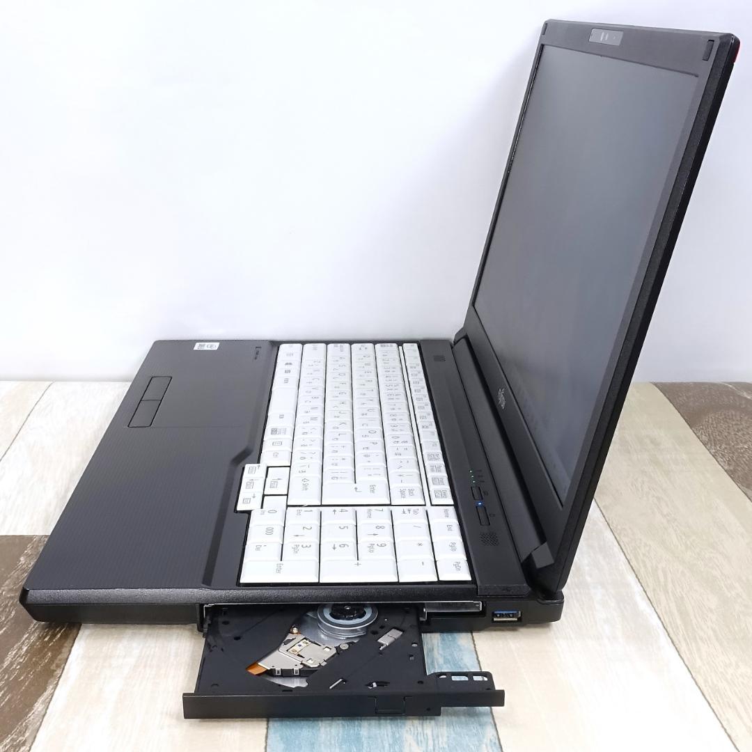 極美品で神速の２０２１年製✨第１０世代コアｉ５に大容量１６ＧＢメモリ搭載✨日本製