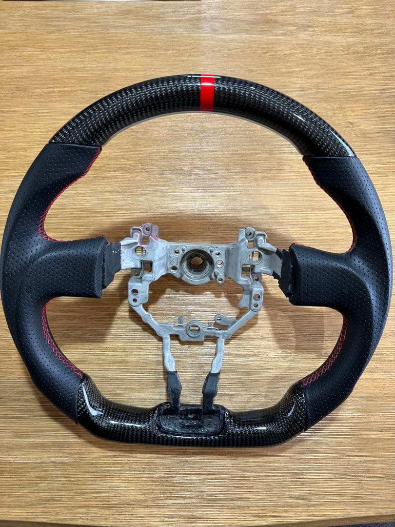 H*a様 86. カーボンファイバー スポーツステアリング大幅値段交渉OK