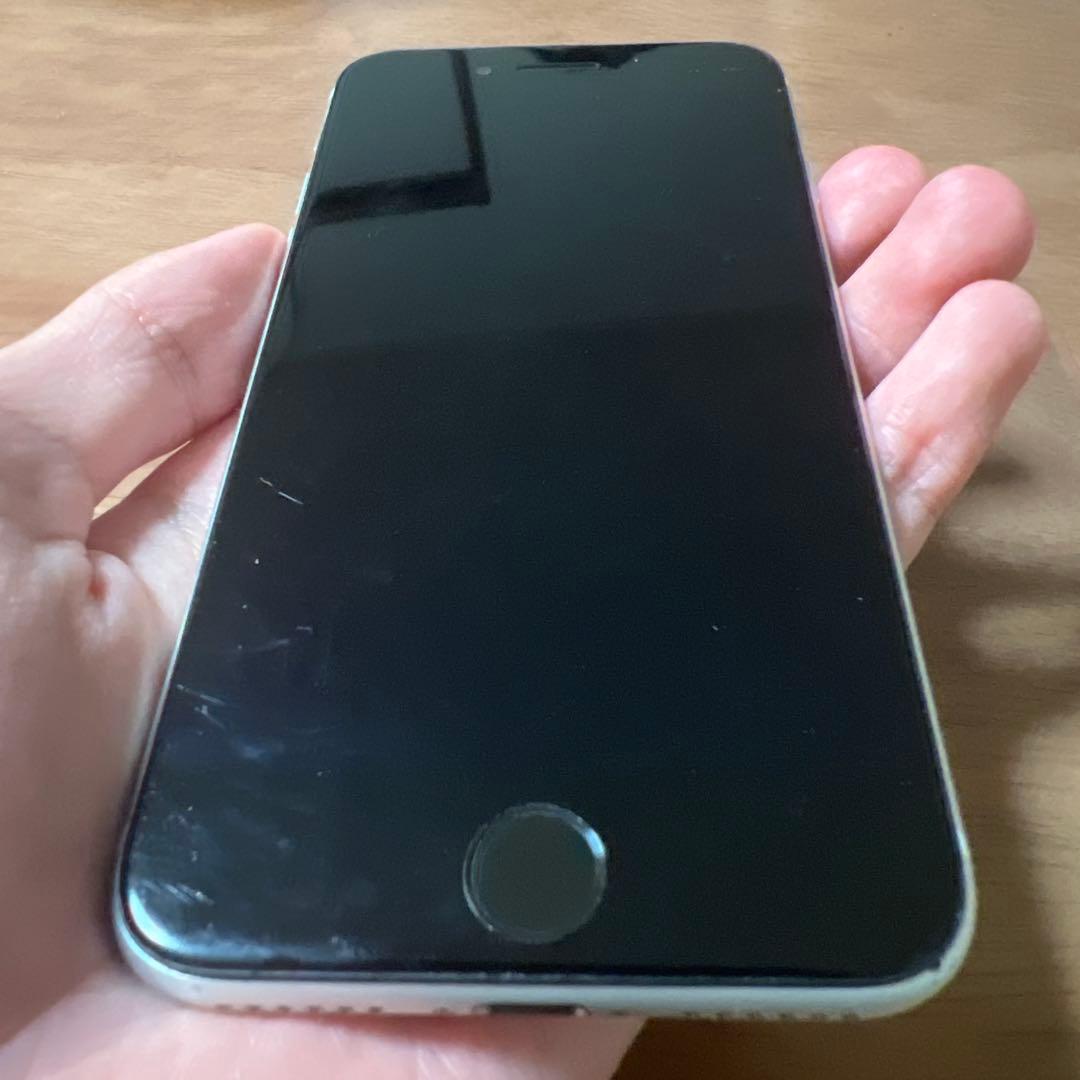 iPhone se 第二世代 64GB ホワイト simフリー　バッテリー85%